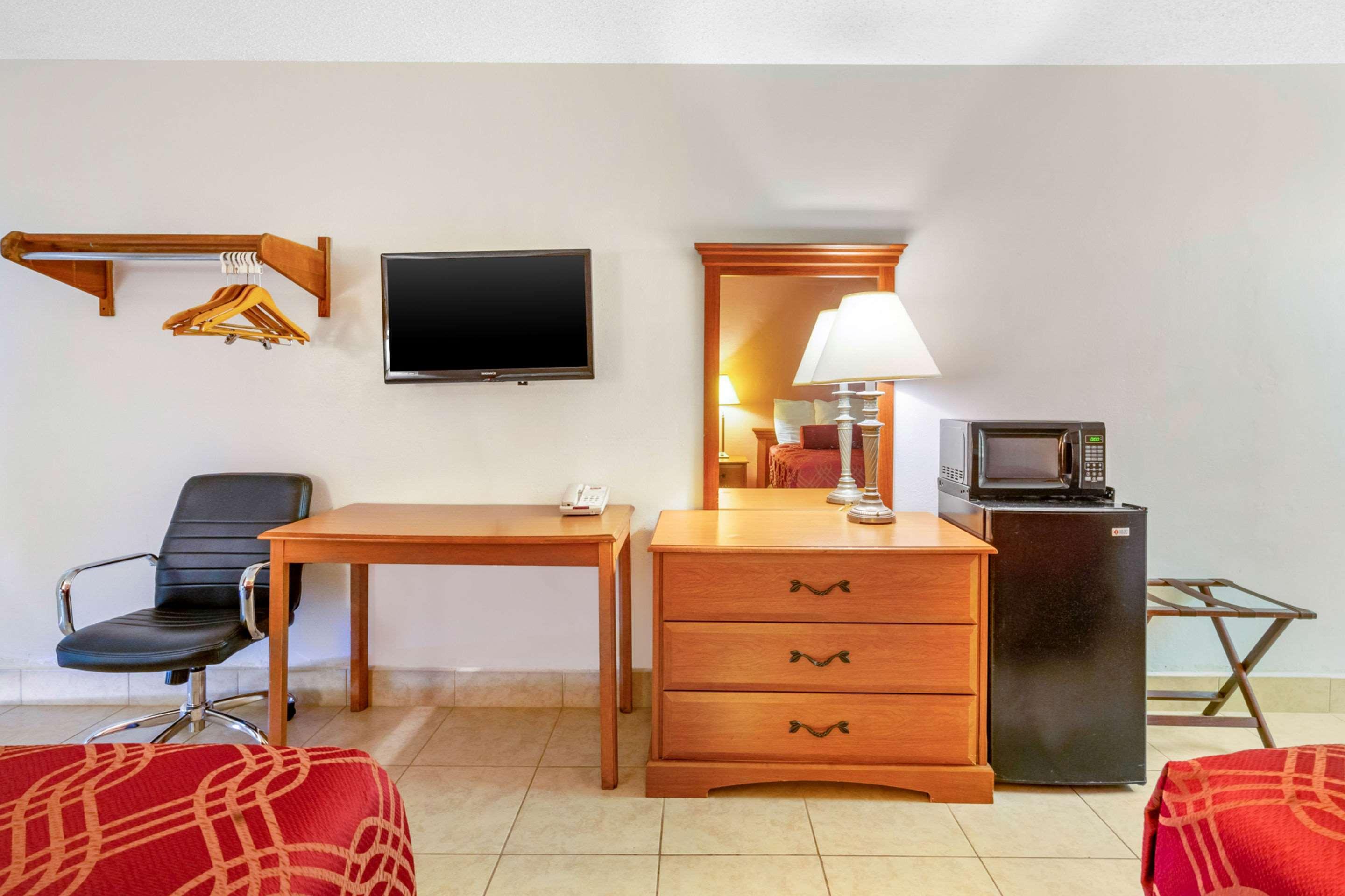 Econo Lodge North North Fort Myers Zewnętrze zdjęcie