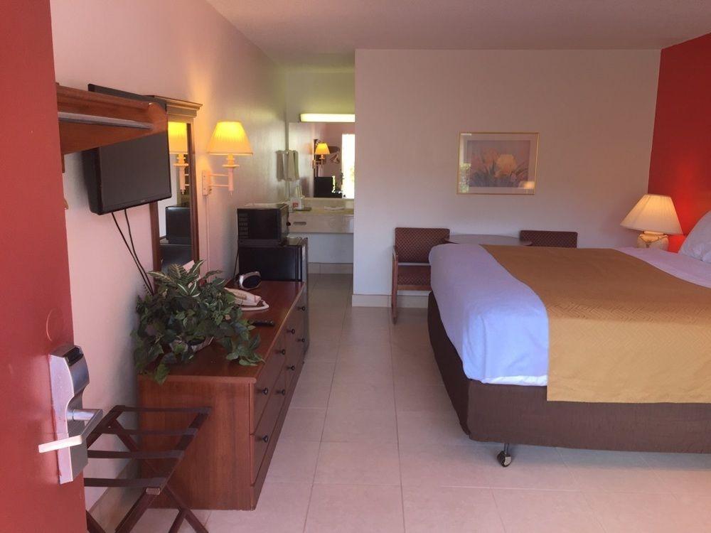 Econo Lodge North North Fort Myers Zewnętrze zdjęcie