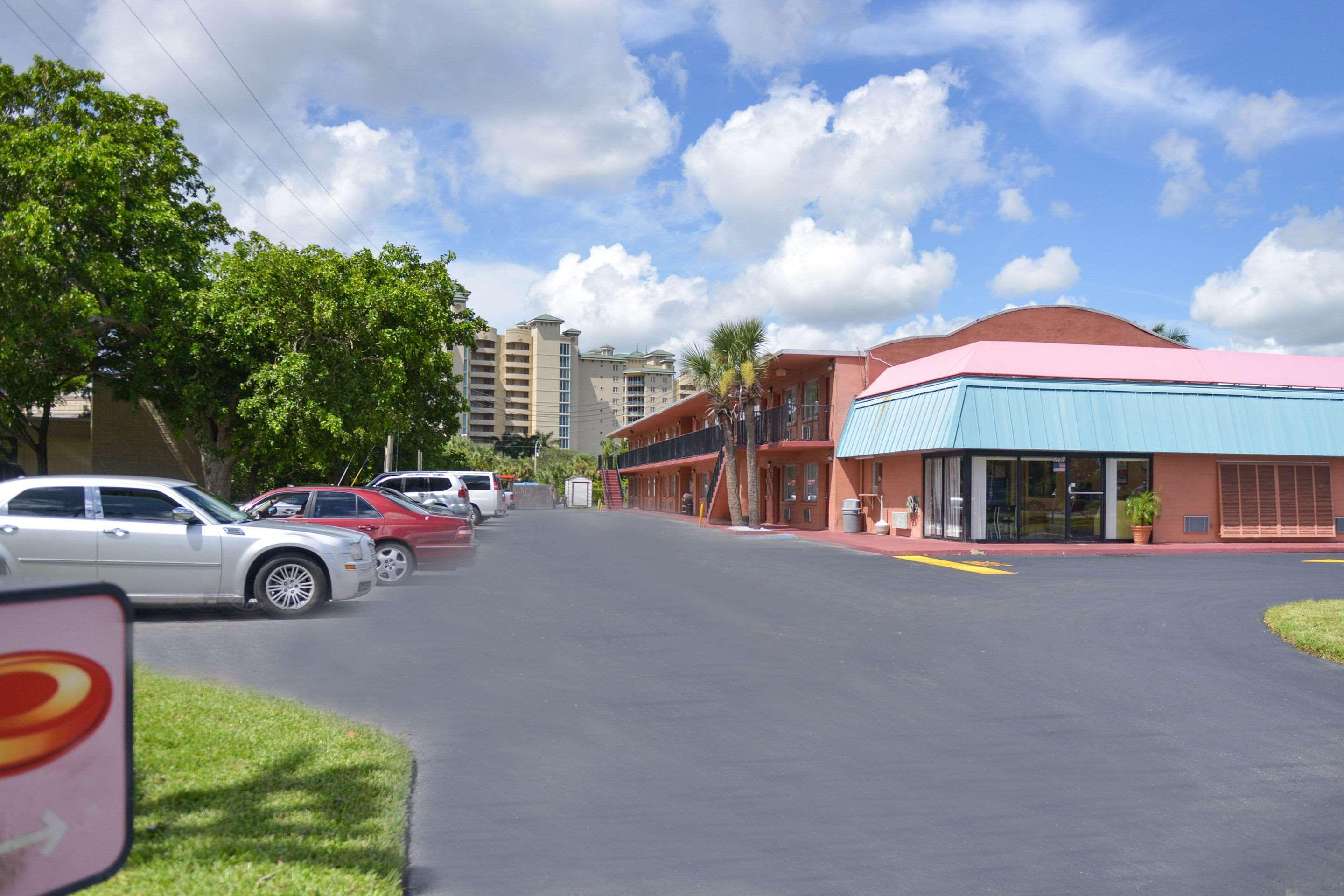 Econo Lodge North North Fort Myers Zewnętrze zdjęcie