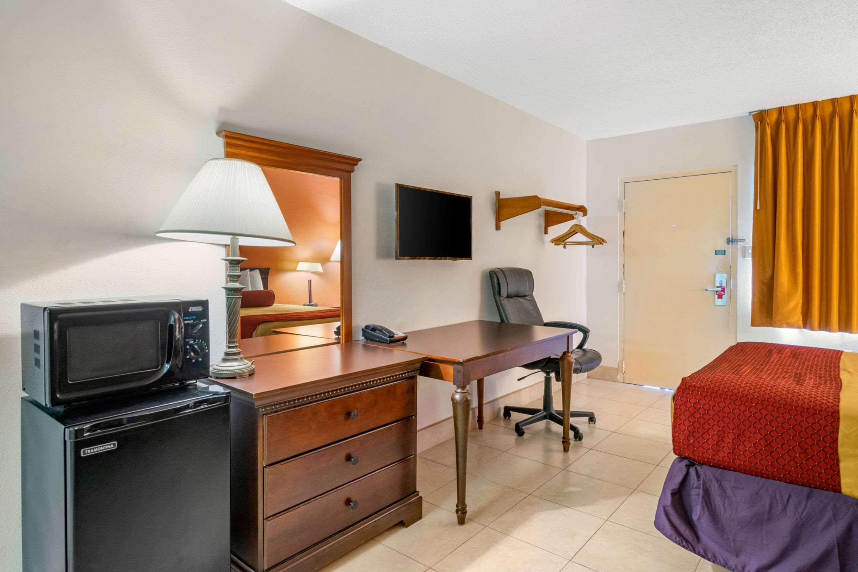 Econo Lodge North North Fort Myers Zewnętrze zdjęcie