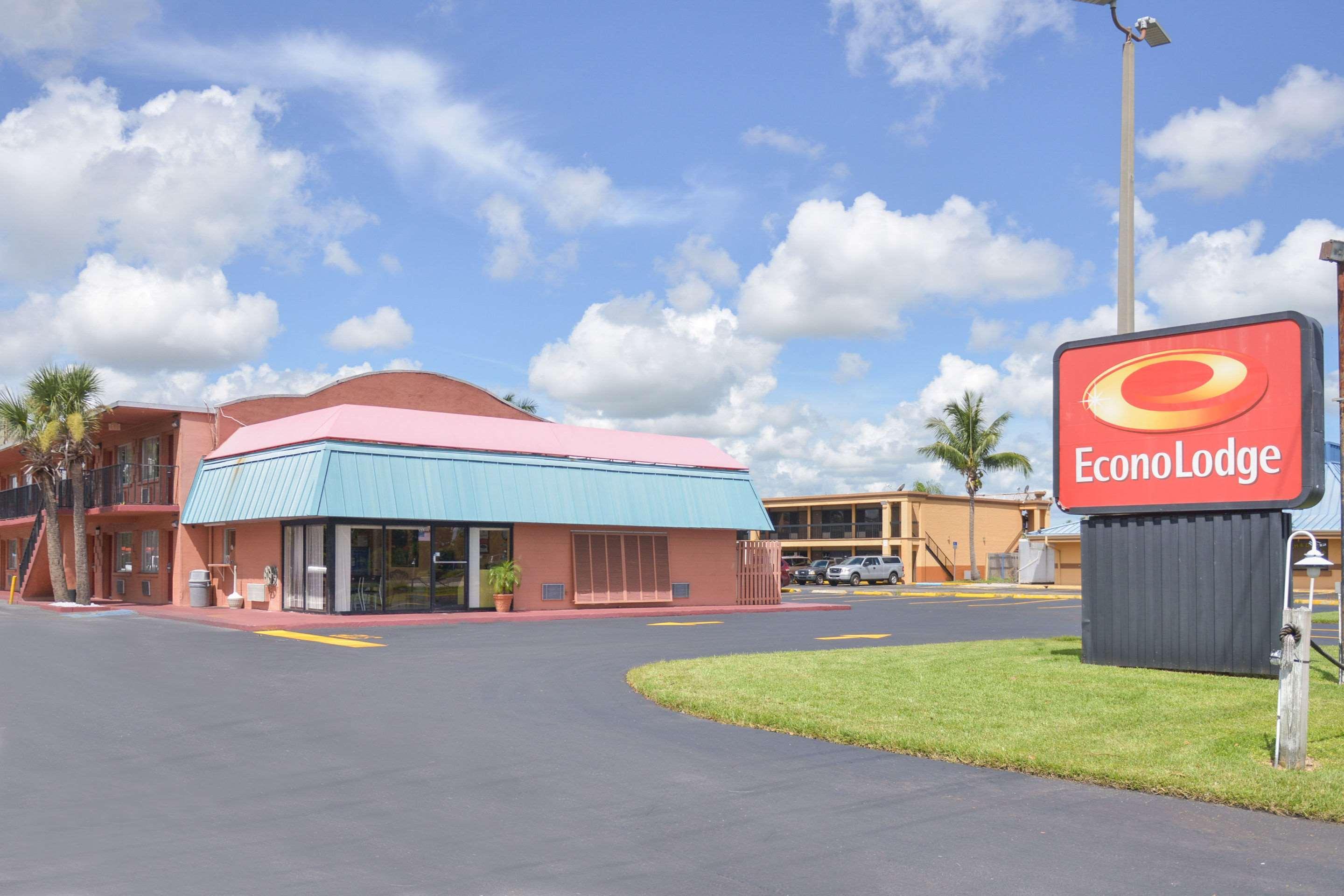 Econo Lodge North North Fort Myers Zewnętrze zdjęcie